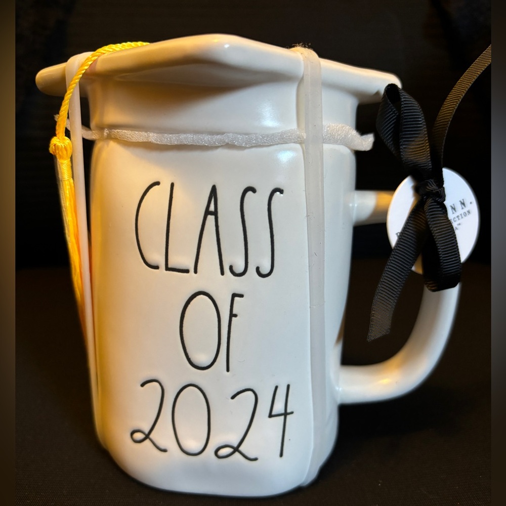 Rae Dunn class of 2024 white mug with hat topper NEW